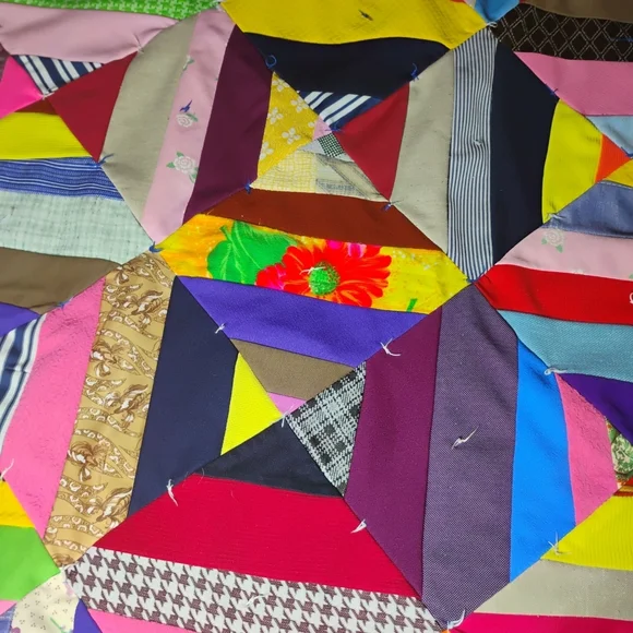 Vintage Handmade Quilt 66x50 Colorful 1970s–80s Era - Picture 7 of 10